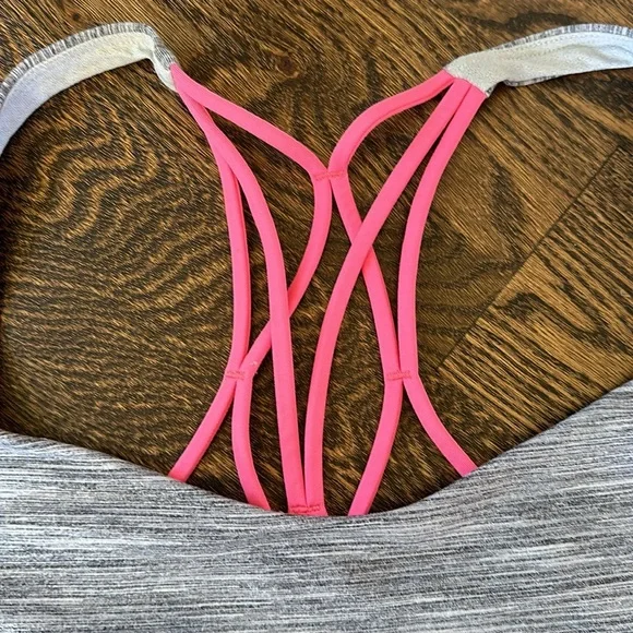 Lululemon Free To Be Zen Bra Size 8 - Picture 3 of 9